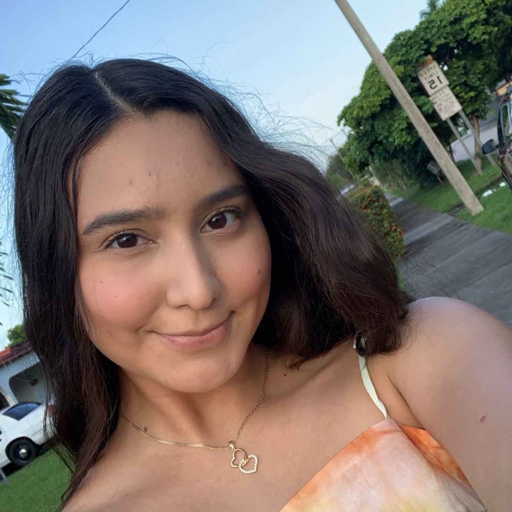 Meet your Posher, Gabriela